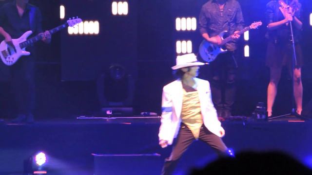 Smooth Criminal (Sergio Cortés, Tributo M.J) Gran rex 09/11/16 HD смотреть онлайн