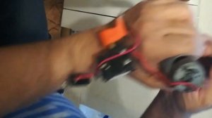 Шуруповерт дымит