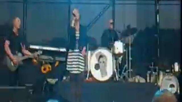 Lenna kuurmaa Live Bilder смотреть онлайн