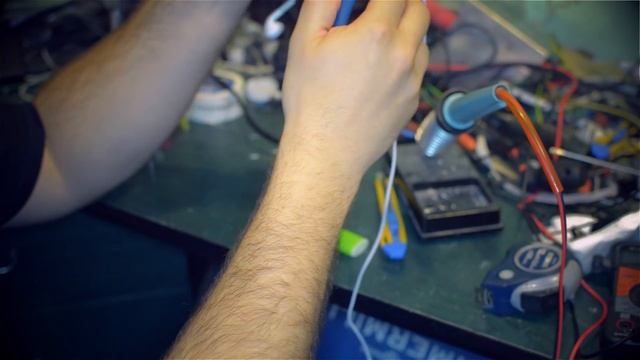 TRS to TRRS - DIY External Mic for Phone смотреть онлайн