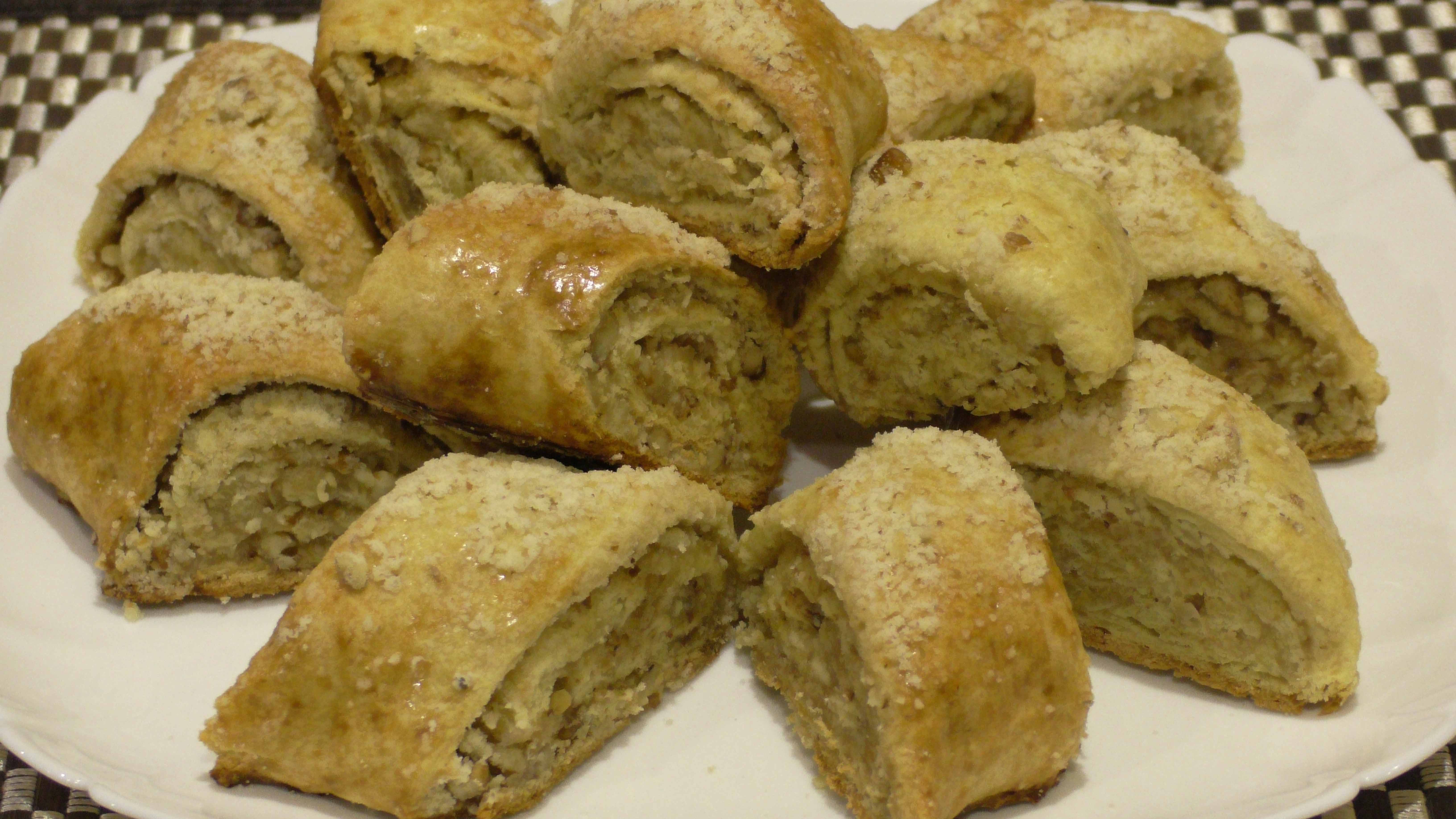 Вкуснейшее рассыпчатое печенье с ореховой начинкой. Идеальное лакомство! смотреть онлайн