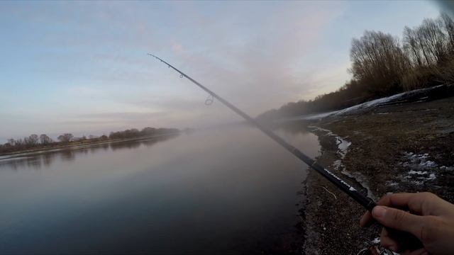 ЛОВЛЯ ЩУКИ В АТМОСФЕРНОМ МЕСТЕ!!! (РЫБАЛКА В ДЕКАБРЕ!) смотреть онлайн