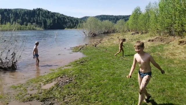 Берег Томи на поляне смотреть онлайн