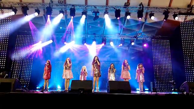 КТО "АКАДЕМИЯ ЗВЕЗД" ГРУППА "КОНФЕТТИ", ЕВРО ЮРМАЛА-2017 смотреть онлайн