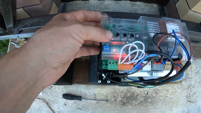 Как подключить пульт к двигателю для откатных ворот.программирование doorhan. смотреть онлайн