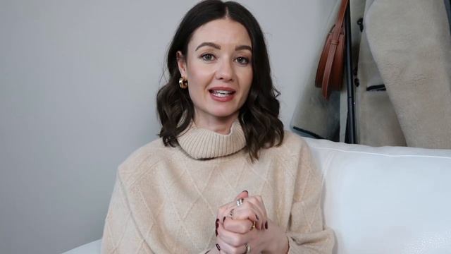 EASY FESTIVE DRESSING WITH PIECES YOU ALREADY OWN | Styled. by Sansha смотреть онлайн