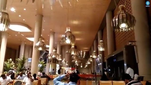 Mumbai's Chhatrapati Shivaji Maharaj International Airport Terminal -T2 Mumbai Airport смотреть онлайн