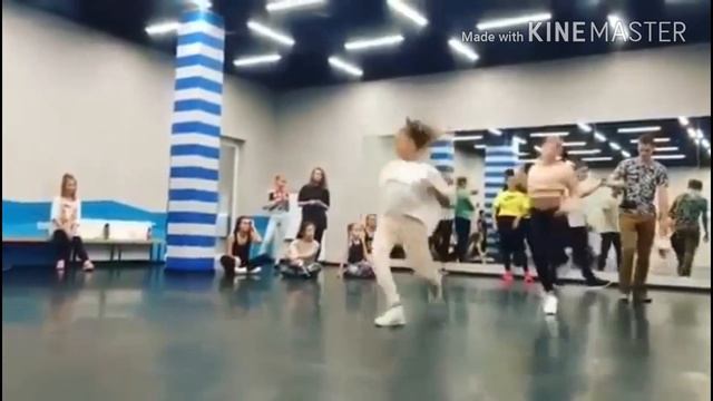 Клип на песню Кати Адушкиной-Жги Зажигай смотреть онлайн