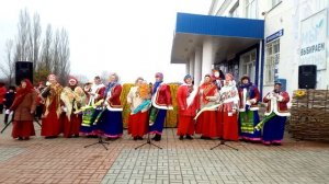 Вошла в избу девица