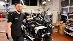 BMW R 1300 GS Replacing air filters