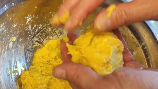 Receta Exótica: Tortas de Plátano Macho con Mole Poblano смотреть онлайн