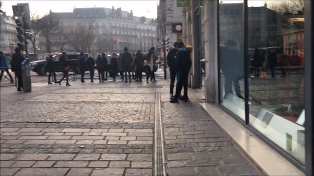 Прогулка по Греноблю. Один час в Гренобле. Улицы Гренобль 2018, Франция, Grenoble смотреть онлайн