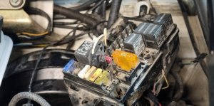 УАЗ Патриот троит, ошибки из-за низкого напряжения на ЭБУ.