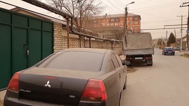 Сегодня в Каспийске, пыльная буря. Видимость, плохая,дышать тяжело. Тем у кого бронхи и лёгкие, сла смотреть онлайн