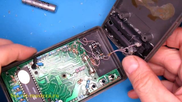 Лайфхак - замена кроны мультиметра на две батарейки AAA своими руками смотреть онлайн