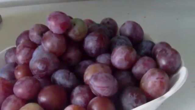 Сок из слив. Быстро, легко и просто. смотреть онлайн