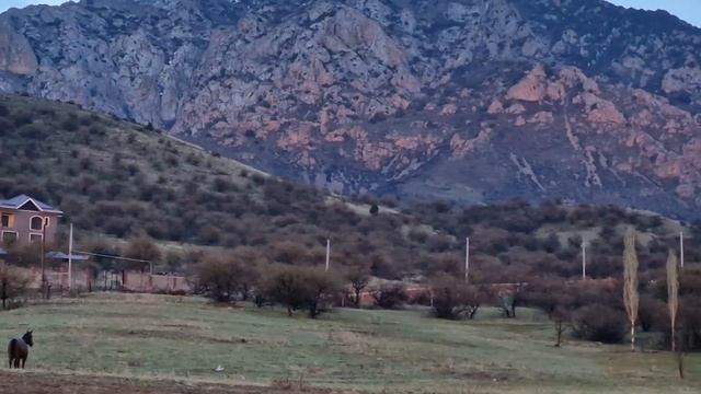 Бургулюк. Горы. Дачи. Зона отдыха. Чистый воздух. Звуки природы. Весна 2023 - 1 Minute Story NS смотреть онлайн