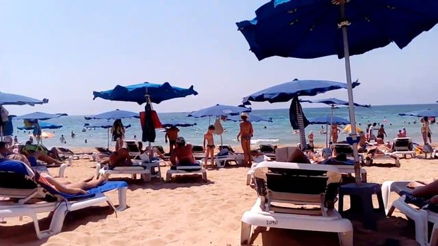 Кипр.пляж Айя-напы забит летом смотреть онлайн