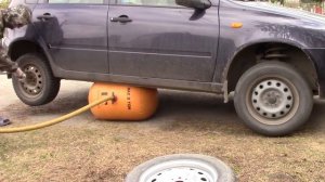 Пневматический домкрат подушка на 3 тонны. замена колёс зима-лето