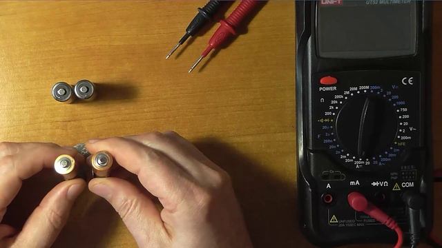 как соеденить батарейки АА ? смотреть онлайн