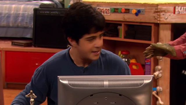 Drake & Josh - Josh Prepares For Mindy, But Is Interrupted By A Panicked Drake смотреть онлайн