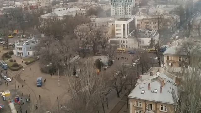 В Одессе на Куликовом поле загорелся трамвай смотреть онлайн