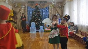 танец гусаров и барышень в детском саду