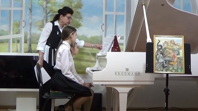Открытый урок по классу фортепиано - преподаватель Стародубова Елена Евгеньевна смотреть онлайн