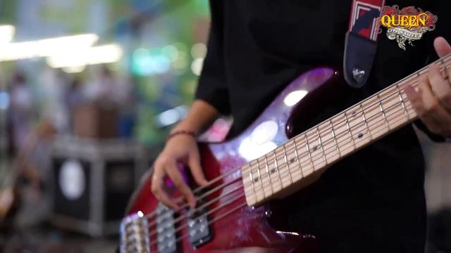 Queen On Street / Dance Monkey смотреть онлайн