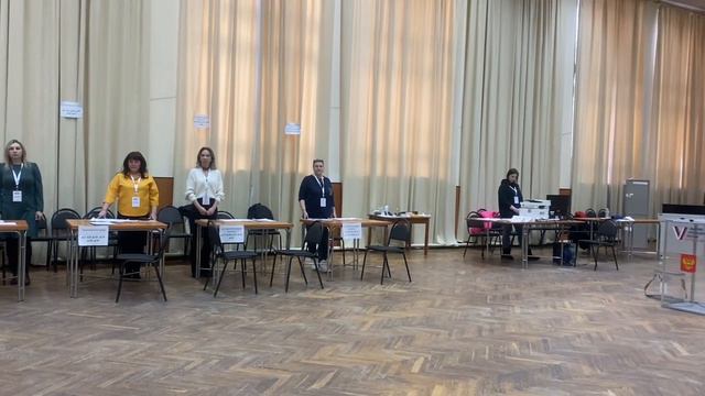 Прозвучал гимн России - стартовал второй день выборов Президента смотреть онлайн