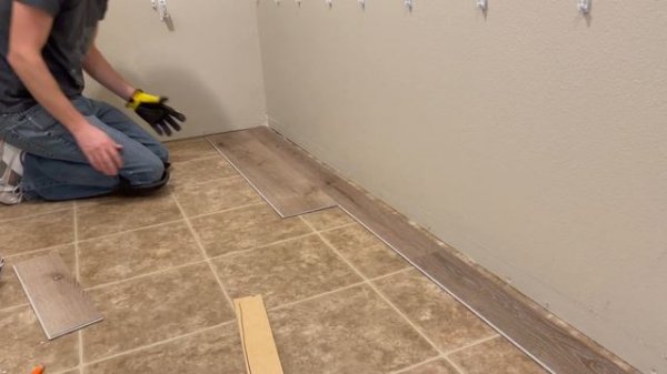 How to Install Vinyl Flooring (LVP DIY Tips for Beginners)