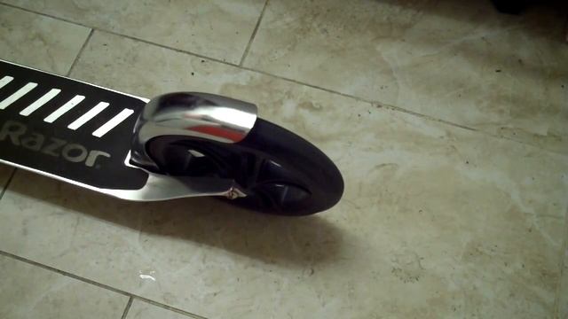 Razor A5 DLX Scooter Review, Part 2 (Few Updates) смотреть онлайн