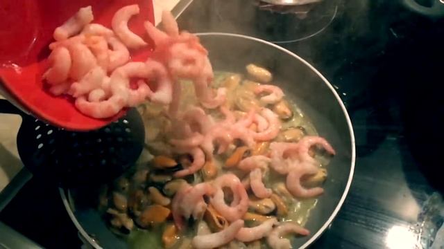 Pasta con frutti di mare смотреть онлайн