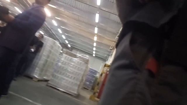 Продуктовый склад Магнит. Увольняют за больничный и невыполнение конских норм смотреть онлайн