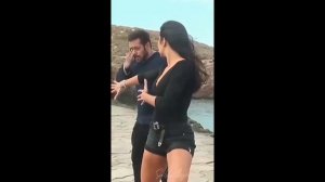 Катрина Каиф бежит от ("бывшего" ) мужа! Его боятся Салман и Вики Каушал! Топ 5 фактов о !Bollynews