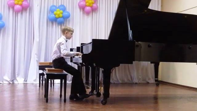 Дылдин Степан. Ф.Шопен. Полонез g moll смотреть онлайн