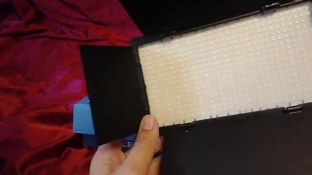 LED Light KIT Pro LEd 600 смотреть онлайн