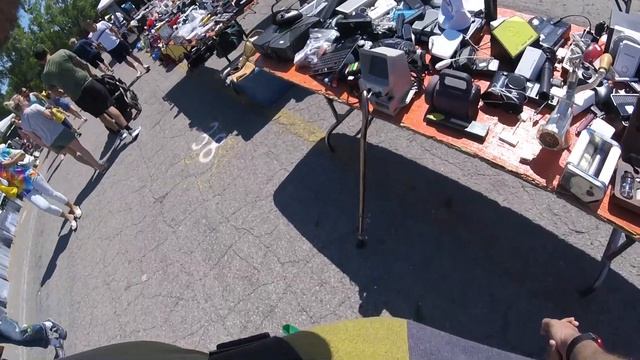 Can Retro Apple / Gaming Tech Still Be Found At The Flea Market In 2022? смотреть онлайн