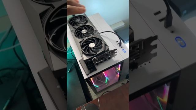 The MSI RTX 4090 is just HUGE! смотреть онлайн