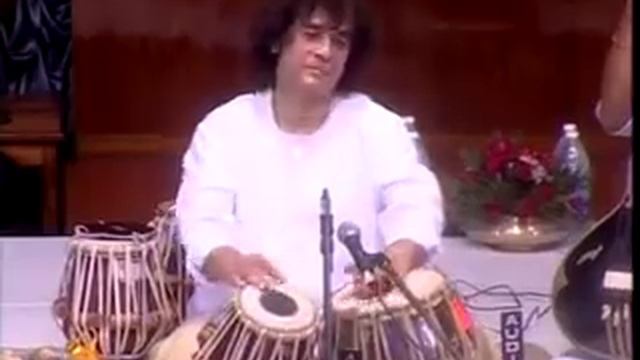Ustad Zakir Hussain - Tintal Tabla Solo - Kolkotta смотреть онлайн