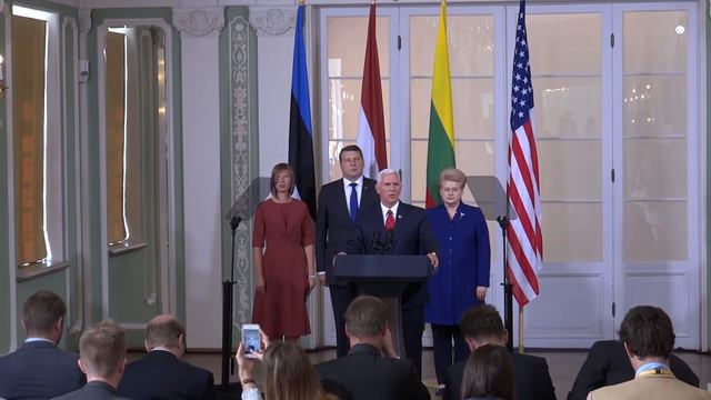 Spaudos konferencija po trijų Baltijos šalių vadovų ir JAV viceprezidento Mike Pence susitikimo смотреть онлайн