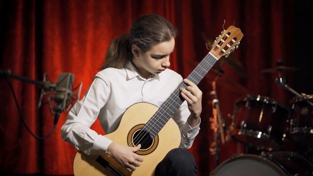 Иоганн Себастьян Бах "Прелюдия из виолончельной сюиты №1" смотреть онлайн