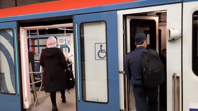 Нарезка московского транспорта [2/3]. Метро, трамвай и МЦК. смотреть онлайн