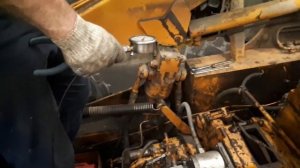 Погрузчик УНЦ 060 регулировка давления управления.