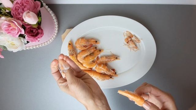 Cum se curata crevetii / How to Peel Shrimps / Creveti смотреть онлайн
