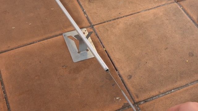 Бенгальский огонь в воде и в трубе. Видео в 4k 60 fps. смотреть онлайн