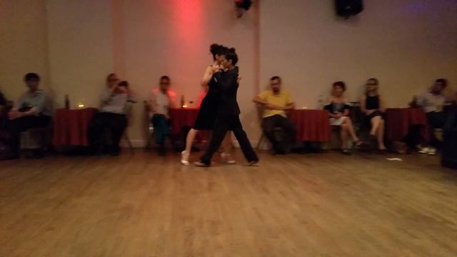 Argentine tango: Maria Elena Ybarra & Naomi Harris - Tabaco смотреть онлайн