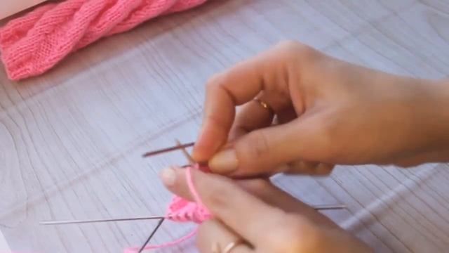 СПИРАЛЬНЫЕ НОСКИ СПИЦАМИ ♥ ПРОСТО и БЫСТРО ♥ НОСКИ без ВЫВЯЗЫВАНИЯ ПЯТКИ смотреть онлайн