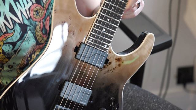 ESP LTD Deluxe M-1000HT Black Fade Unboxing смотреть онлайн