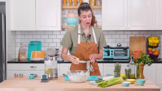 Can This Chef Make A 3-Course Meal With A Tea Kettle? смотреть онлайн
